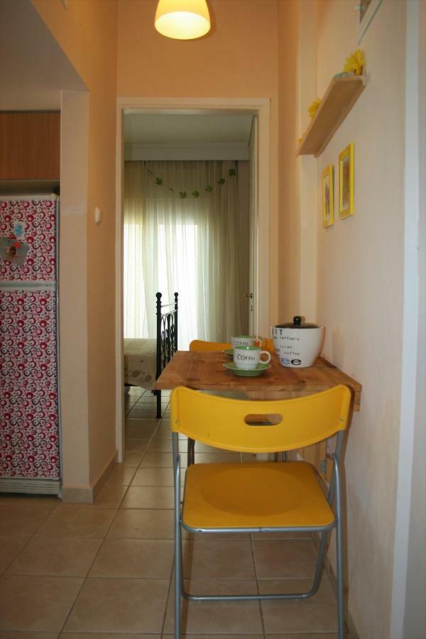 Cosy Apartment By The Sea Metamorfosi  Exterior foto