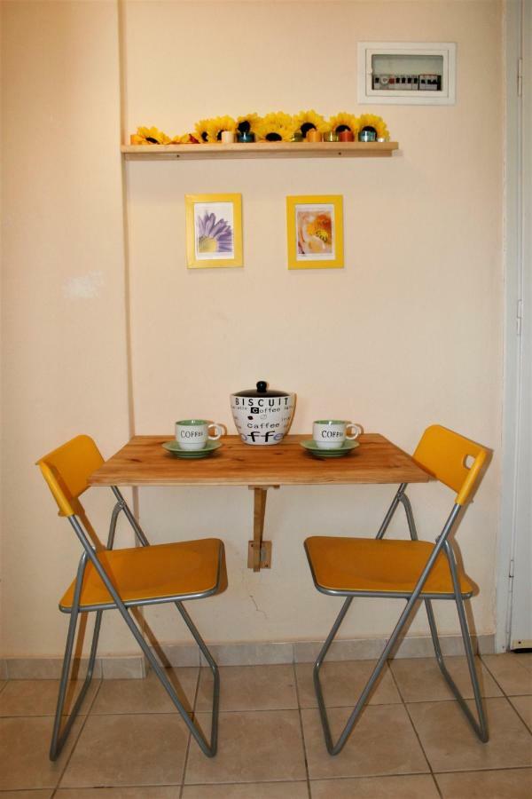 Cosy Apartment By The Sea Metamorfosi  Exterior foto